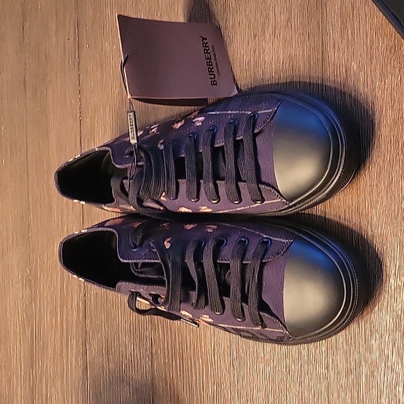 Burberry, Black casual shoe size 11.5 - Picture 1 of 5